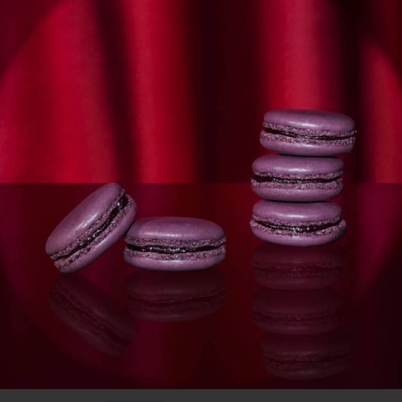 ESCADA SHOW ME LOVE Eau de Parfum for women Limited Edition. 3.3 oz - Picture 12 of 14